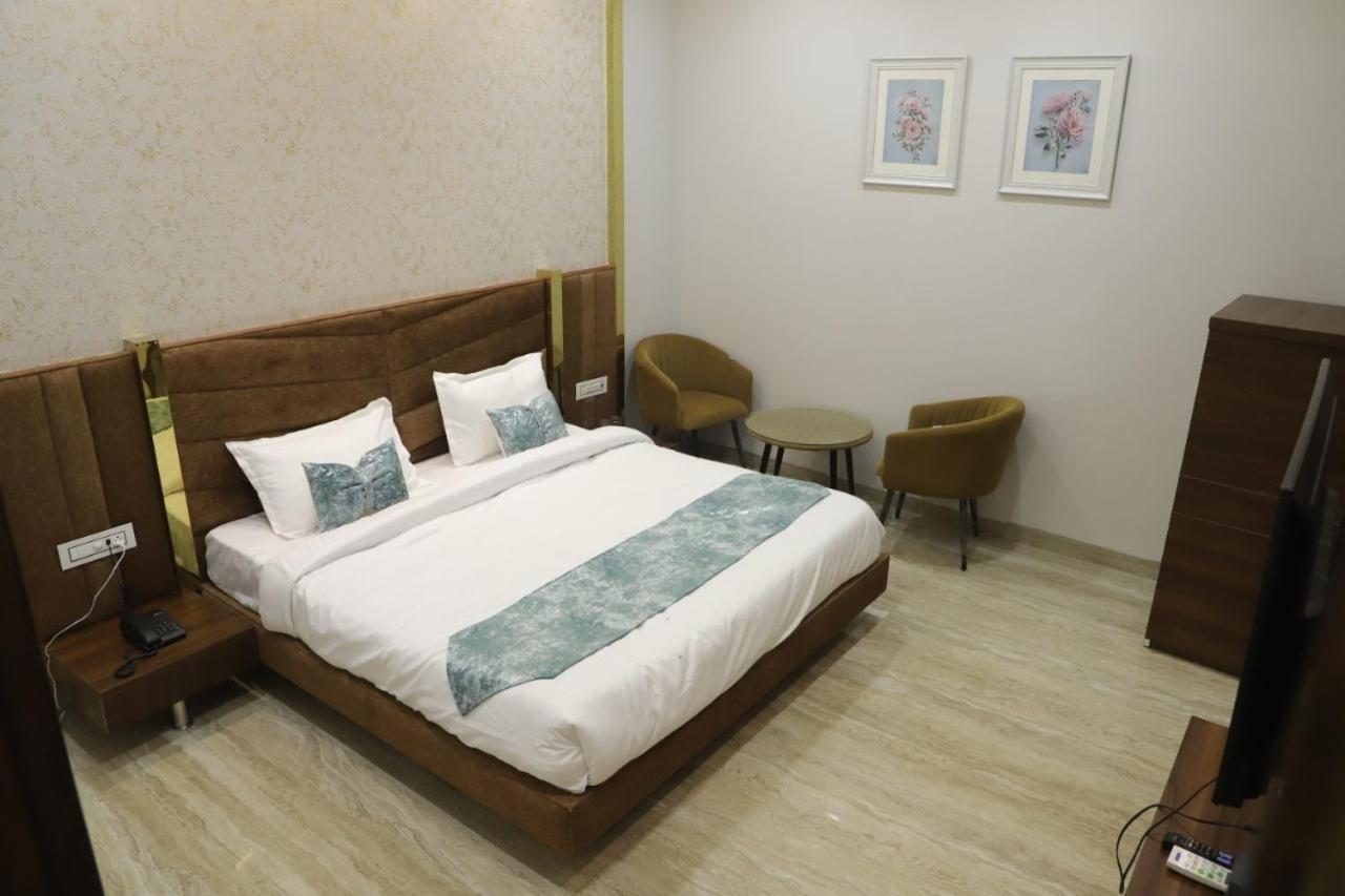 The Royal Casa Hotel Ludhiana Exterior photo